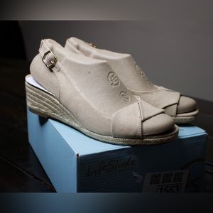 LifeStride Womens Socialite Taupe Slingback Sandals 9.5 Medium